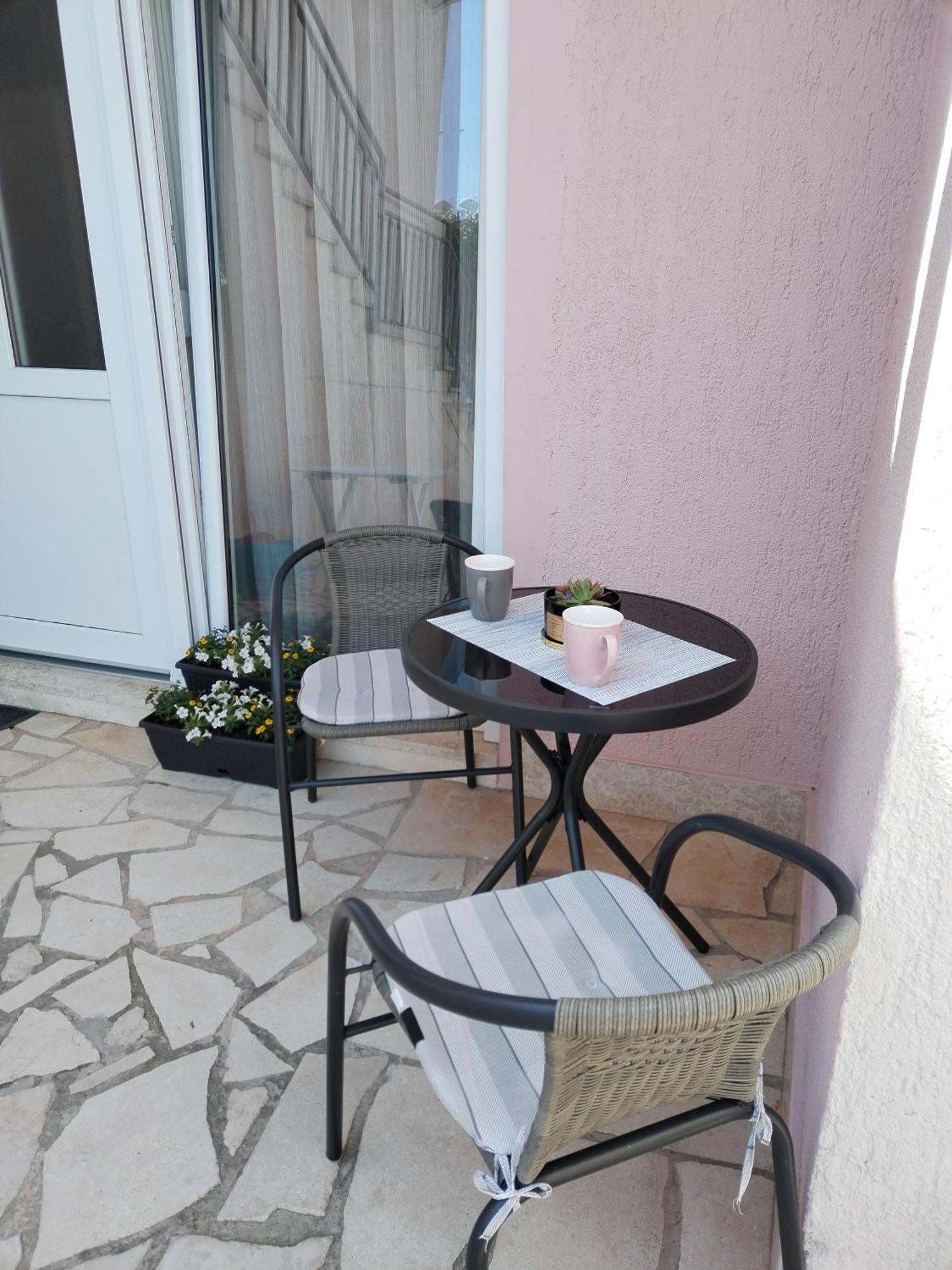 Apartments Mirijana Pula Exterior foto